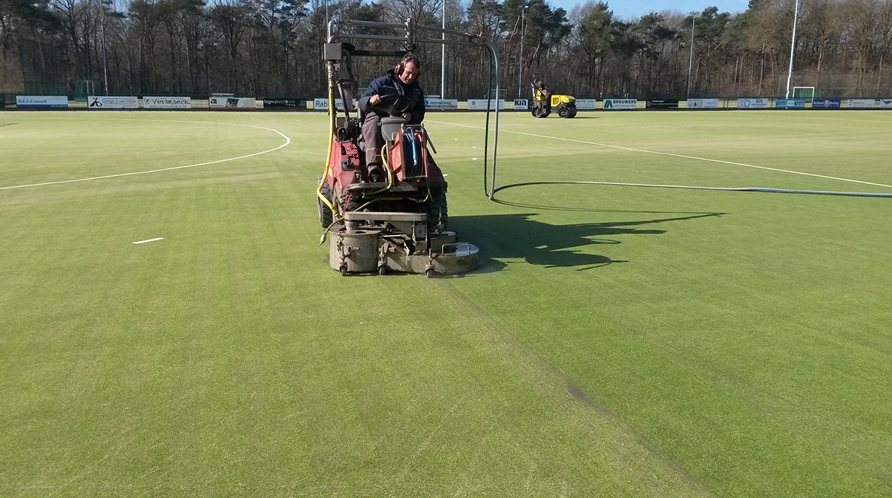 onderhoud-hockeyveld